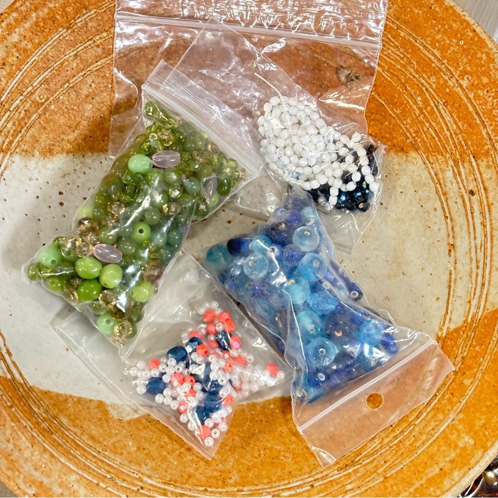 Assorted Bead Mix Collection (58 bags) - Picture 7 of 17